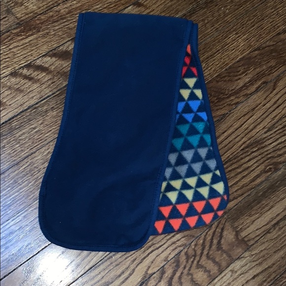 Gap Boys Reversible Fleece Scarf. Perfect! - Picture 5 of 5